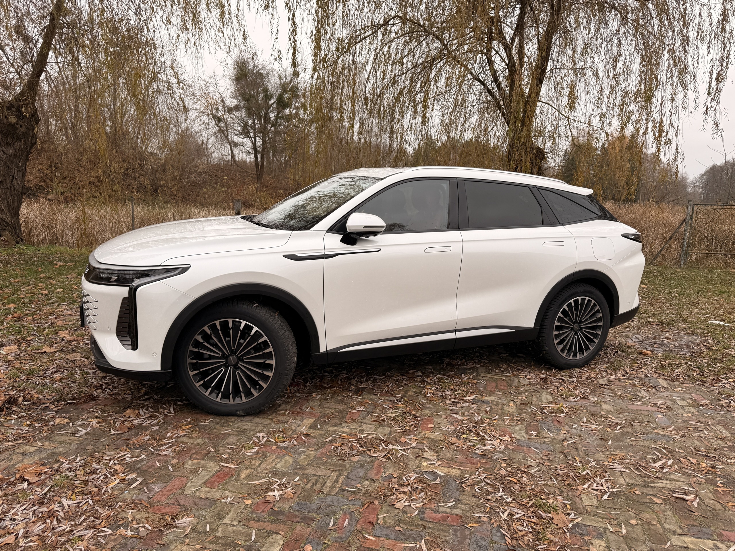 Omoda 9 „Super Hybrid” Plug-In 1.5 TGDI 537 KM A/T: Dużo za niedużo!